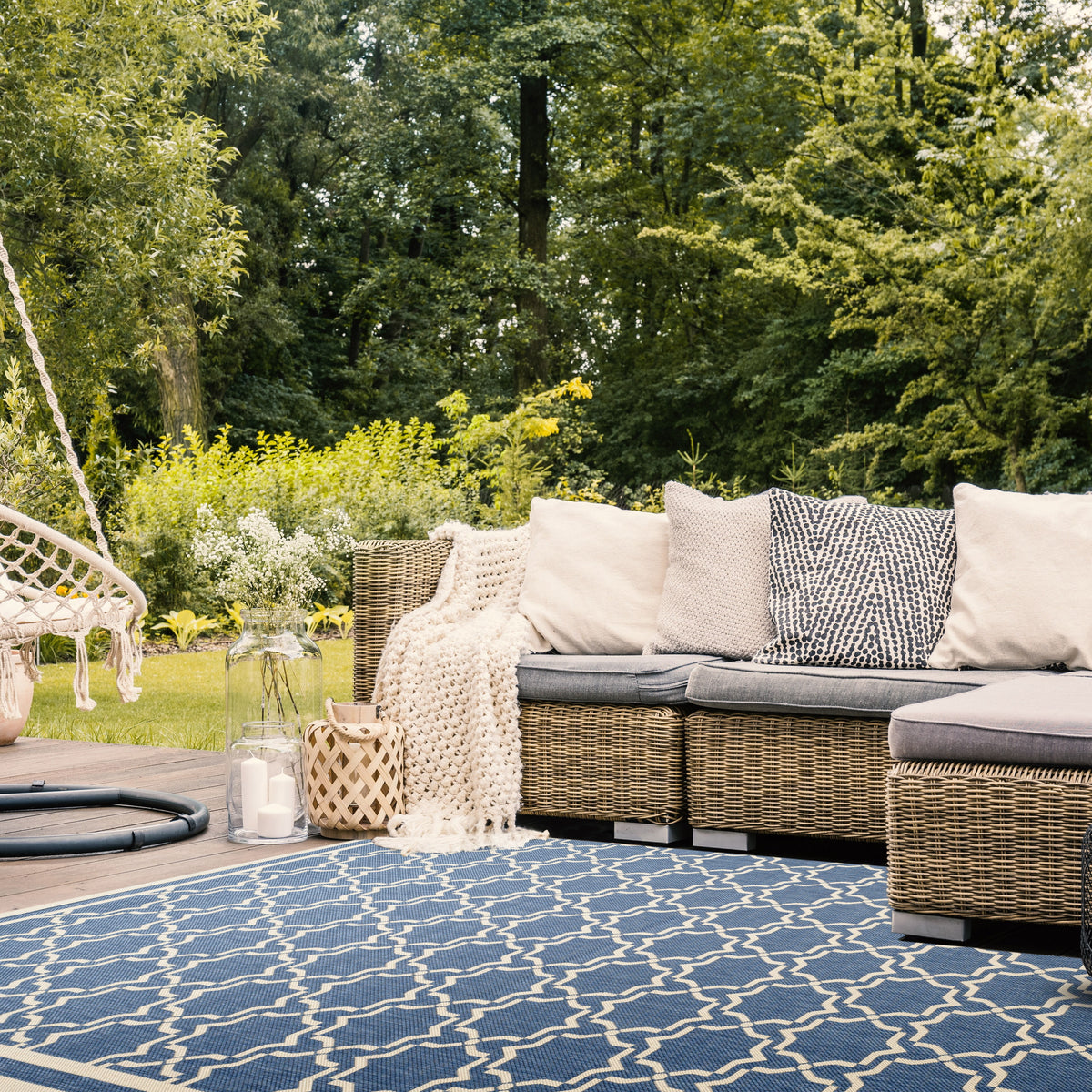 SAFAVIEH Courtyard Allison Geometric Bordered Indoor/Outdoor Area Rug,